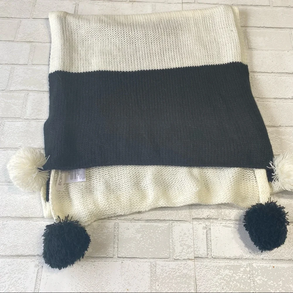 BCBGeneration Pom‎ Pom Scarf